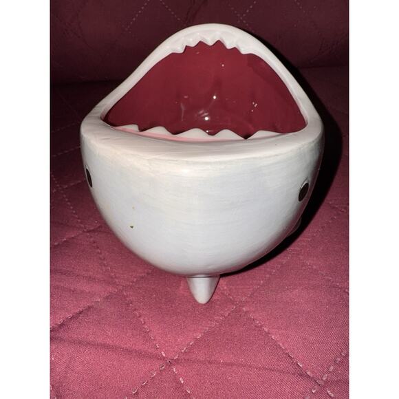 SHARK ATTACK Bowl 2014 ThinkGeek Ceramic Dish Bowl Snacks Candy Dips - Picture 3 of 5